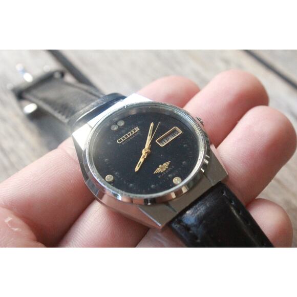 Vintage 1987 Citizen Automatic Mens Silver Watch W/daydate & Gold accents - Picture 4 of 8